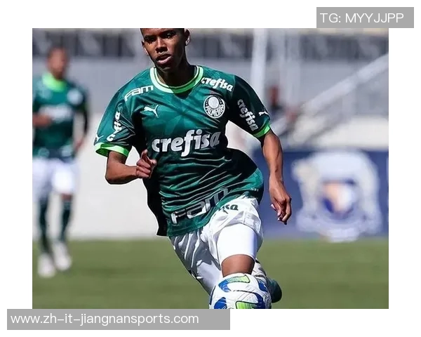 2025年现役足球前十球星排名揭晓 谁将是世界足坛的领军人物